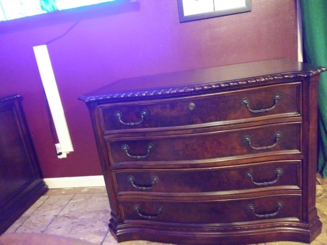 Heckman office executive lateral file in old word walnut 79163