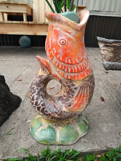 Fish decoration with fake plants ceramic