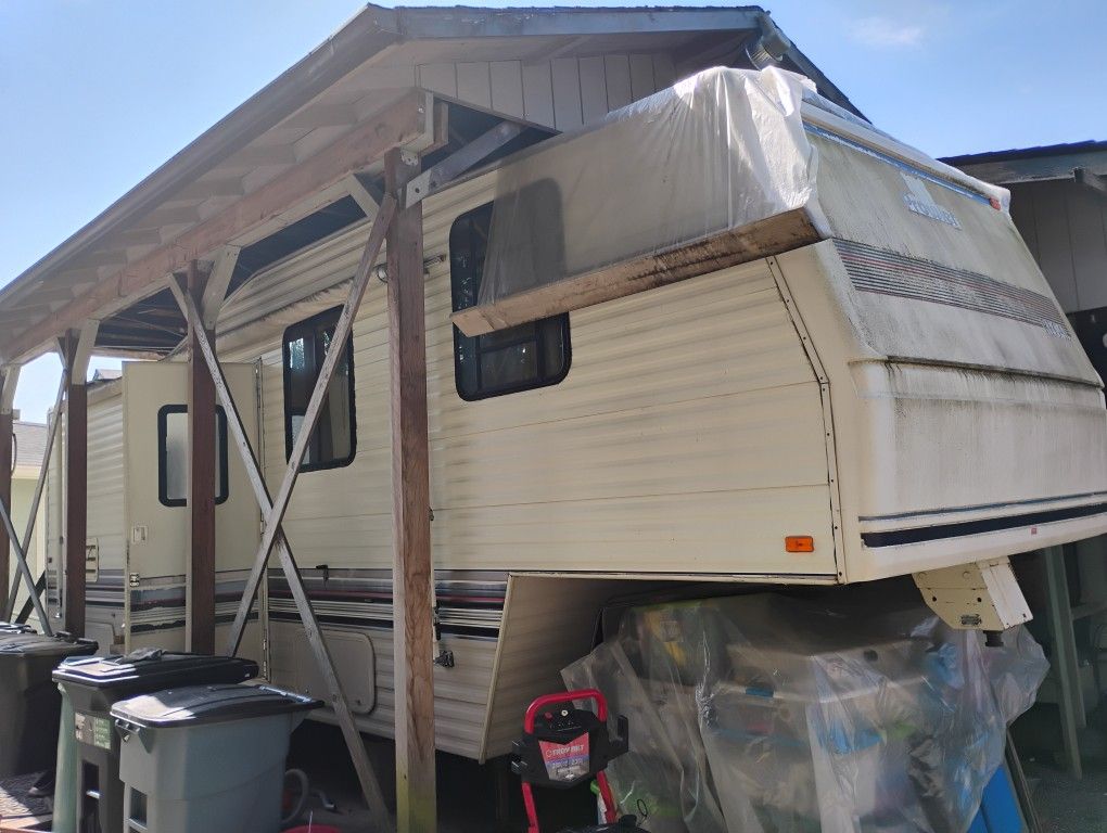 1992 Fleetwood Prowler