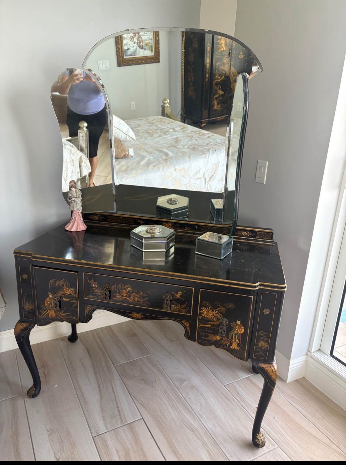 Antique Vanity Black Chinese 