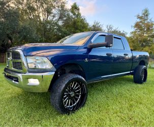 2011 RAM DIESEL 4X4 Mega cab