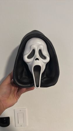 Scream seven Ghostface, popcorn, bucket, and cups