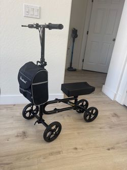 Knee walker brand new / knee scooter adjustable and foldable