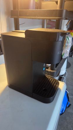Keurig coffee maker with storage