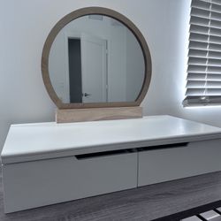 Vanity Round Mirror And Stools