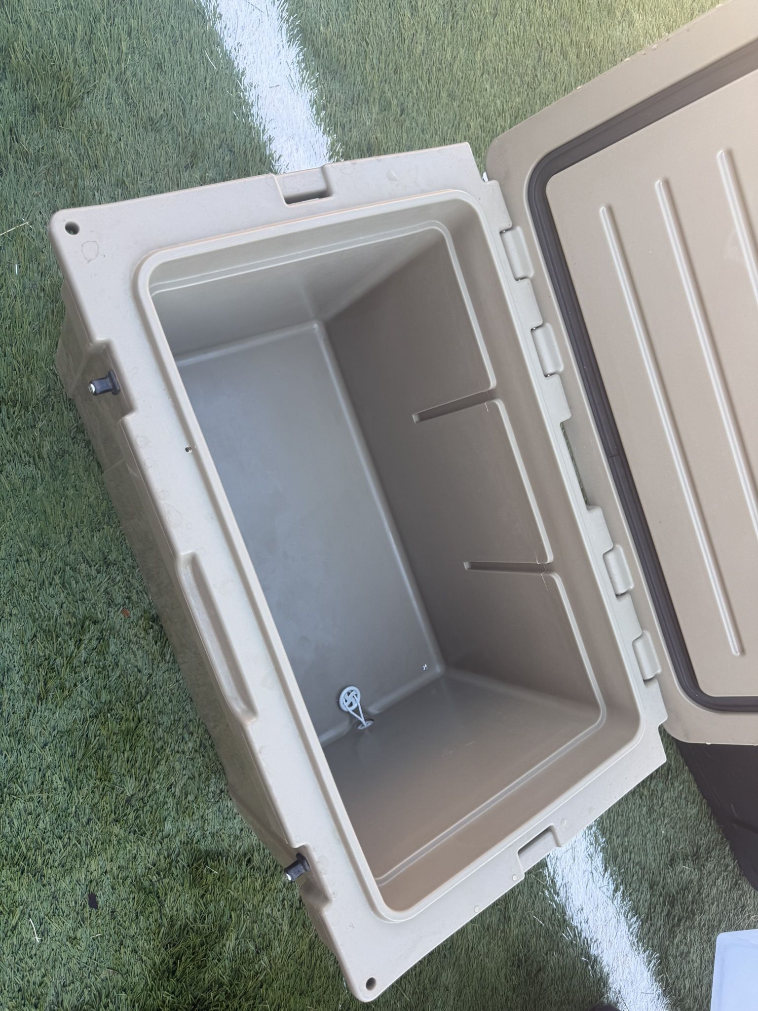 Large Yeti Type Cooler