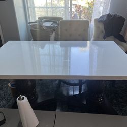 Quartz Table 