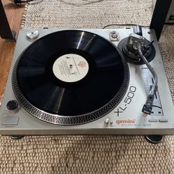 Gemini XL-500 Turntable Record Player JBL Monitors Yamaha Receiver 
