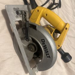 Dewalt Corded Circular Saw DW364 7-1/4 In