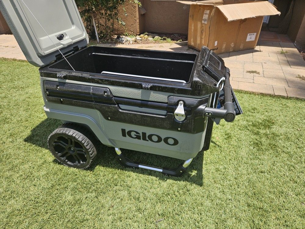 Igloo Trailmate Cooler/ Ice Chest