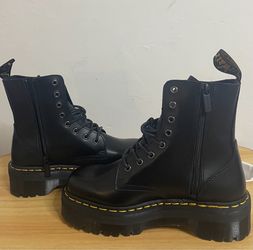 ✨New Dr. Marten Jadon Smooth Leather Platforms