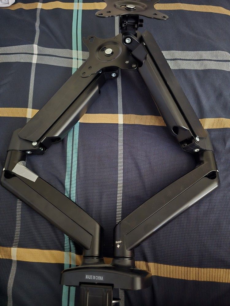 Dual Monitor Mount 