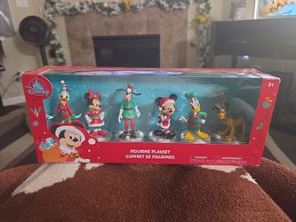 Disney Parks Store Exclusive Christmas Figurine Playset 2020 (Never Opened)