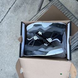Jordan 4