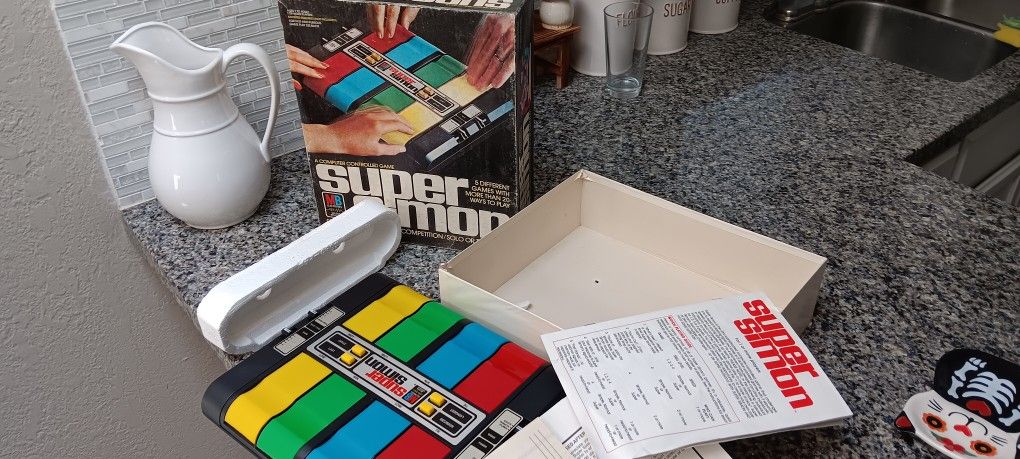 Vintage Super Simon Electronic Game 