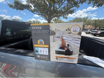 Twin self pump air mattress