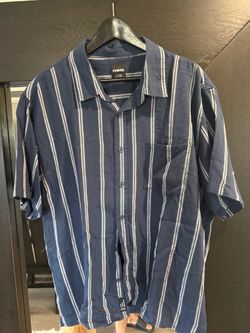 Men short sleeve striped button-down shirt, size XXL