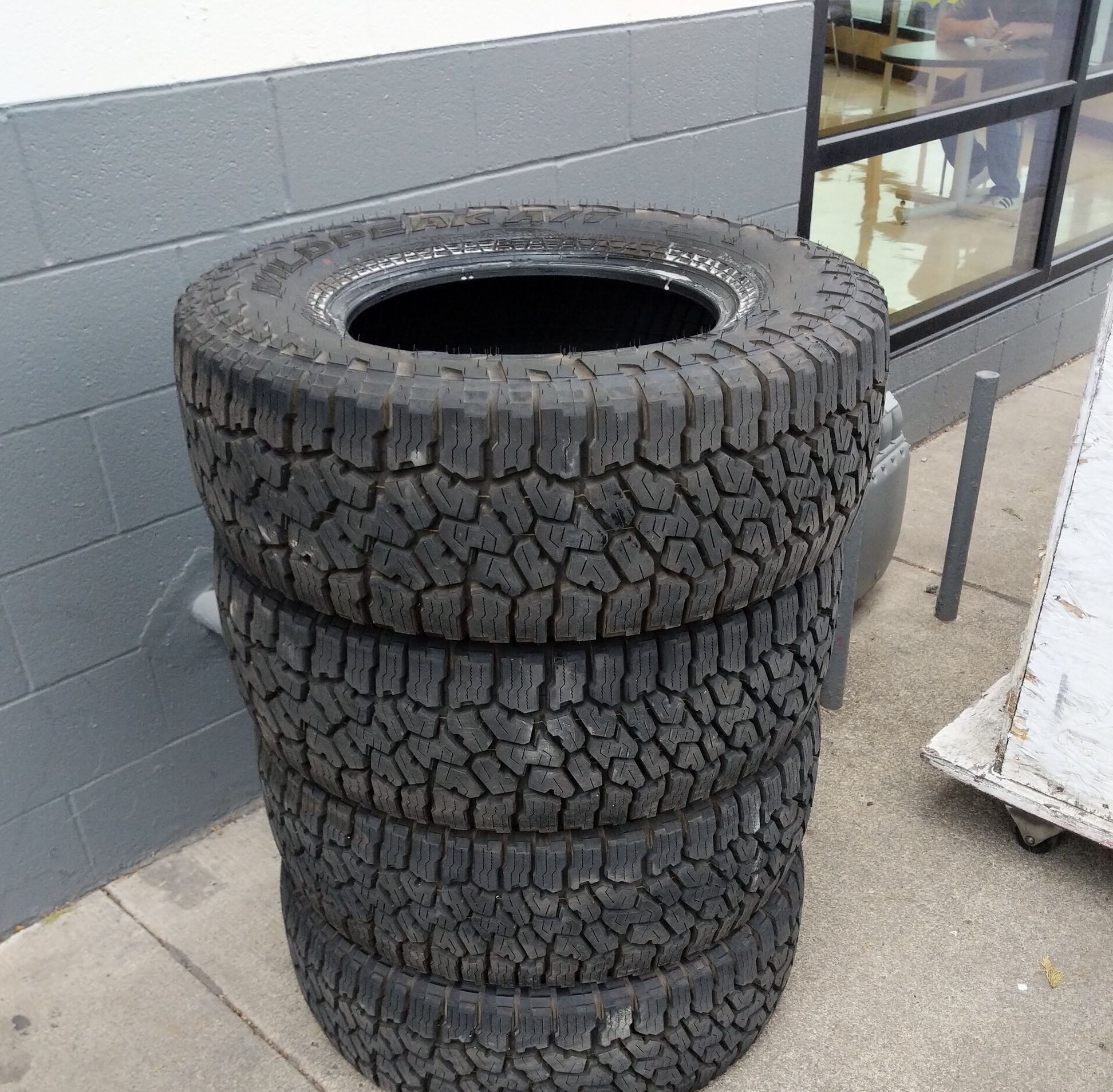 LT285-70-17 Falken Wildpeak AT3W 6ply
