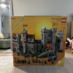 Lion Knights Castle LEGO