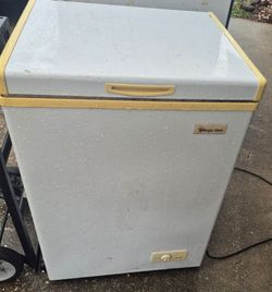 Deep freezer
