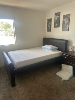 Full size bed