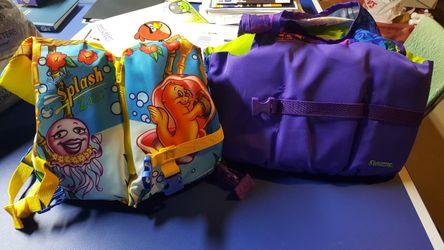 2 used kids float jachets
