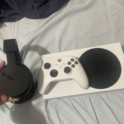 Xbox Series S With Controller And Headset 