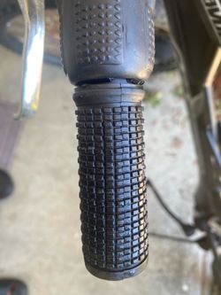 Short handlebar bike grips, 2.95 inches