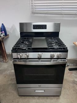 GE Gas Range / Stove – Stainless Steel – Excellent Condition