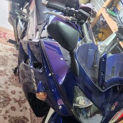 Yamaha 2005 (Blue)