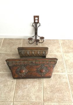 2 shelf’s and candle holder