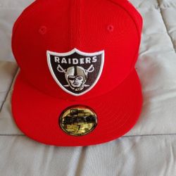  Brand New. Raiders New Era Fitted Size 7 