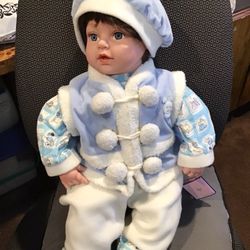 VINYL GOLDENVALE COLLECTION DOLL. 20 Inches Tall. $10.00