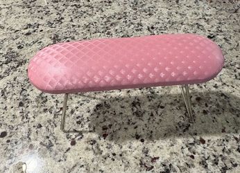 Arm rest (nail tech)