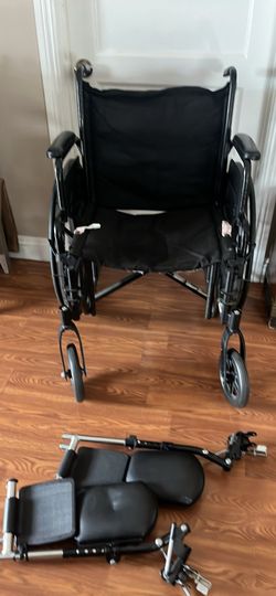 Leather sofa (recliner ) chair for sale