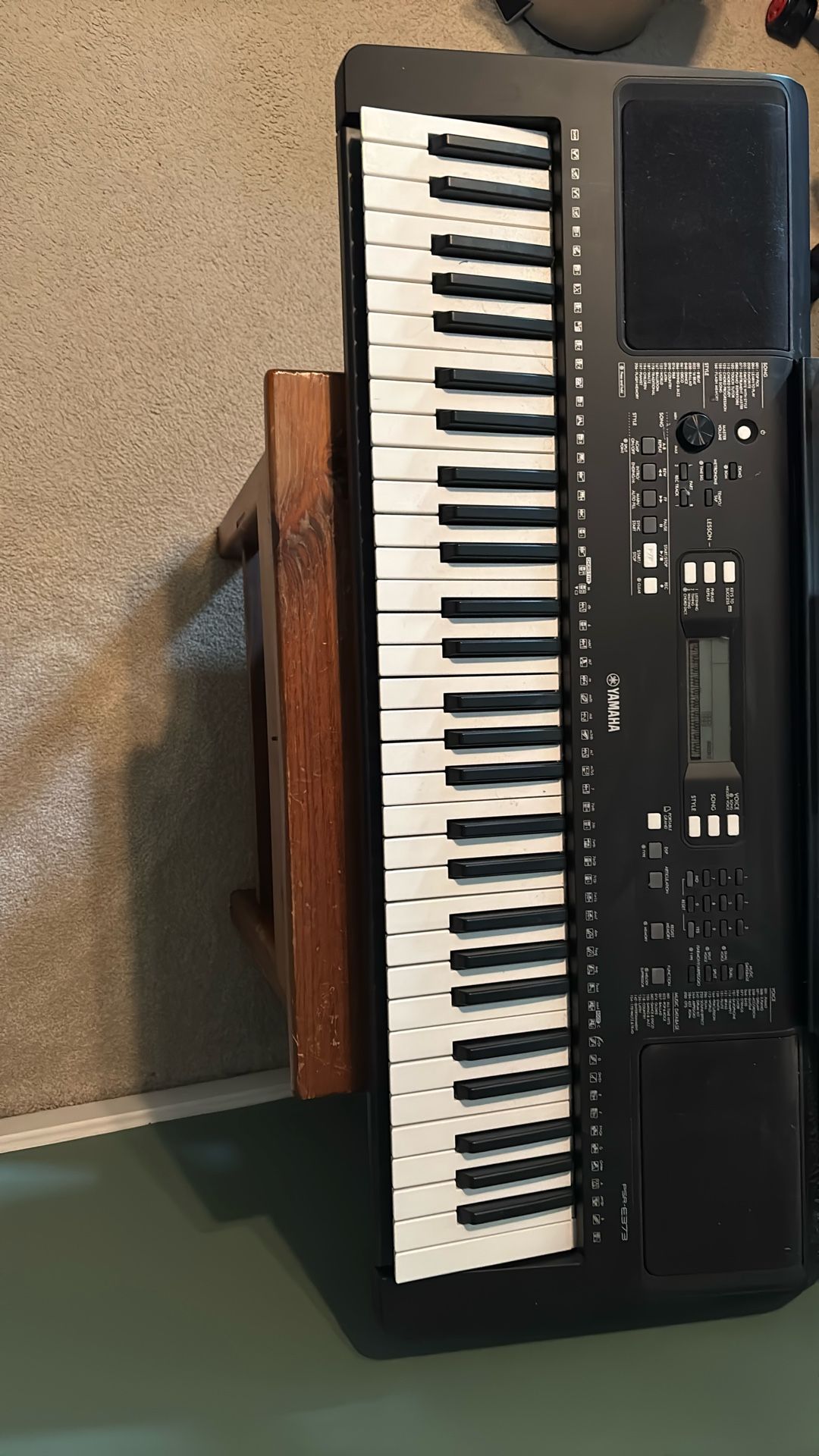 Yamaha PSR-E373 Keyboard