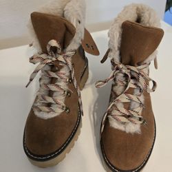 New Women's Fur Boots/Shoe Time And Tru Brand. Size 8.5.