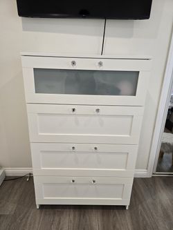 Dresser 4 drawers