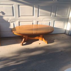 Big oval coffee table $20 firm price local pickup fcfs
