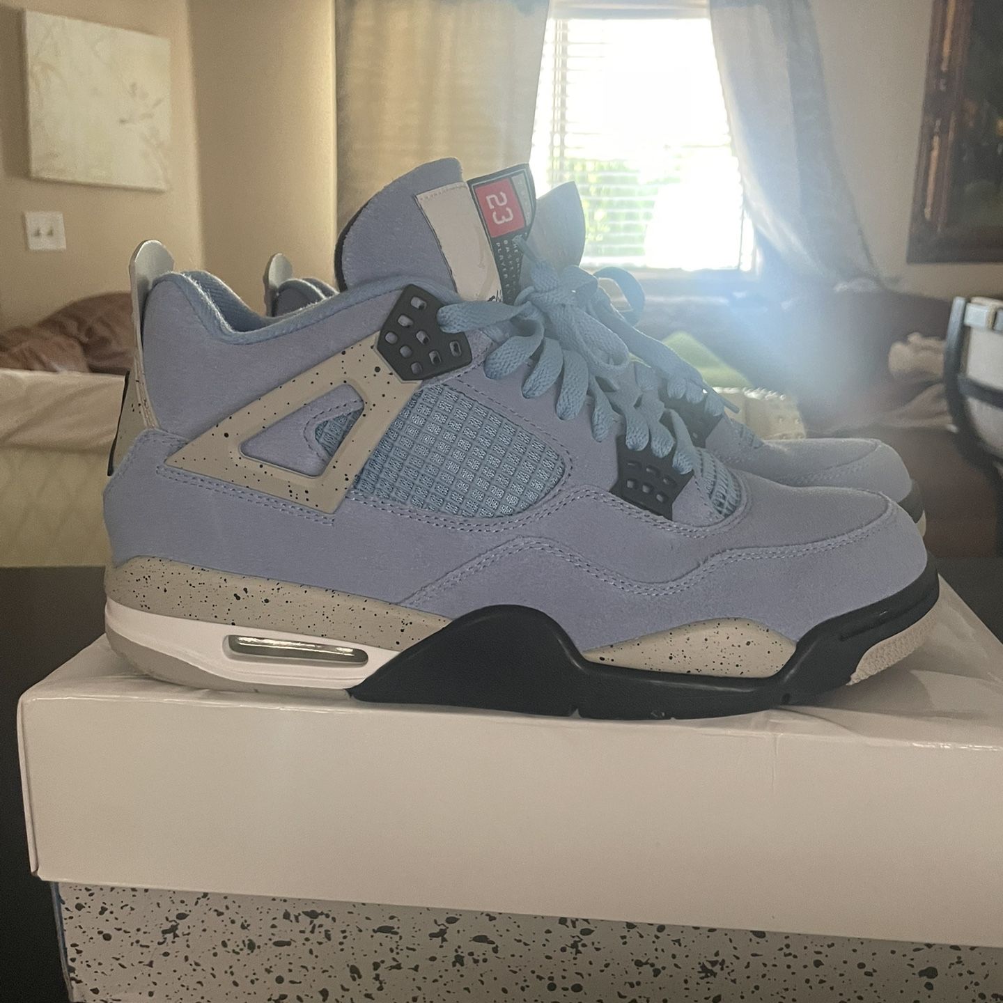 UNC Jordan 4s Size 10