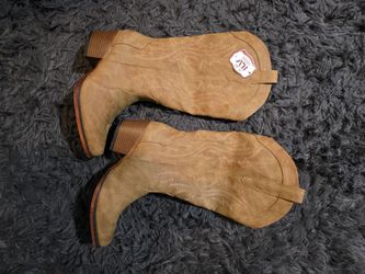 Tan Western Cowboy Boots