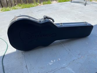 Fernandes Guitar  Hard  Case Used But Good Condition $60 Firm on Price