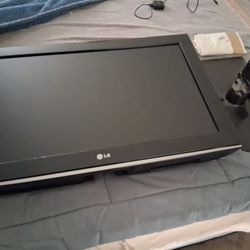 32" LG TV