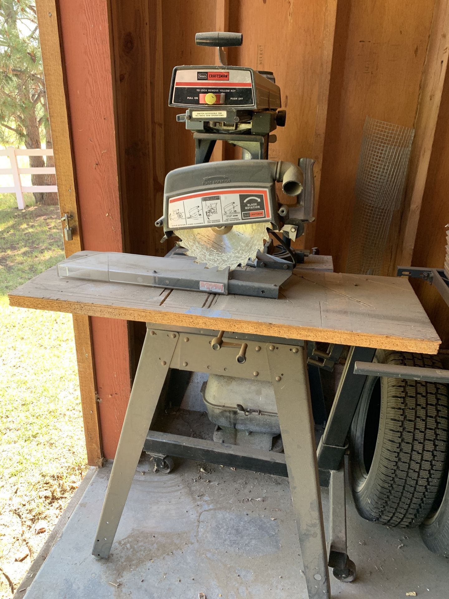 Radial arm saw