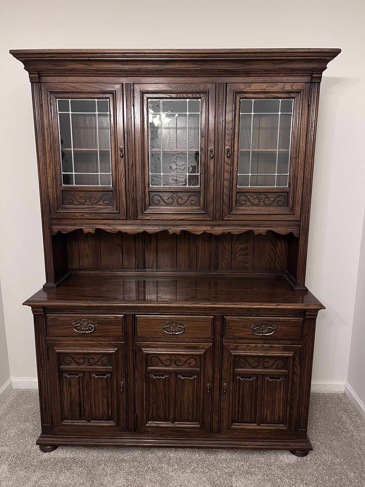 **Need To Sell-China cabinet and dining table**