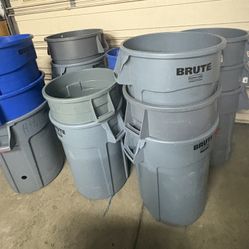 Trash Cans 44 Gallons