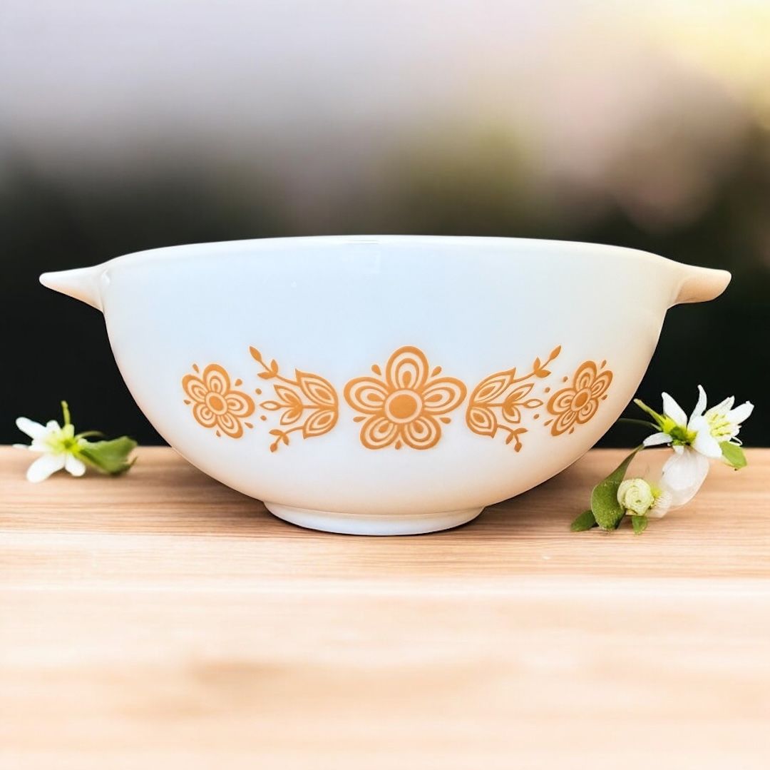 Vintage Pyrex 443 Butterfly Gold Cinderella Nesting Mixing Bowl 2.5 Quart