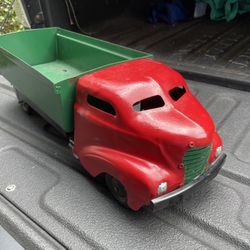 1940s Wyandotte All Metal Prop. company  Dump truck  