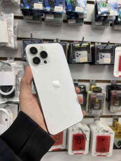 IPhone 13 Pro Max 128GB UNLOCKED. 