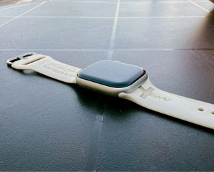 Apple Watch Series 10 42mm GPS — Silver